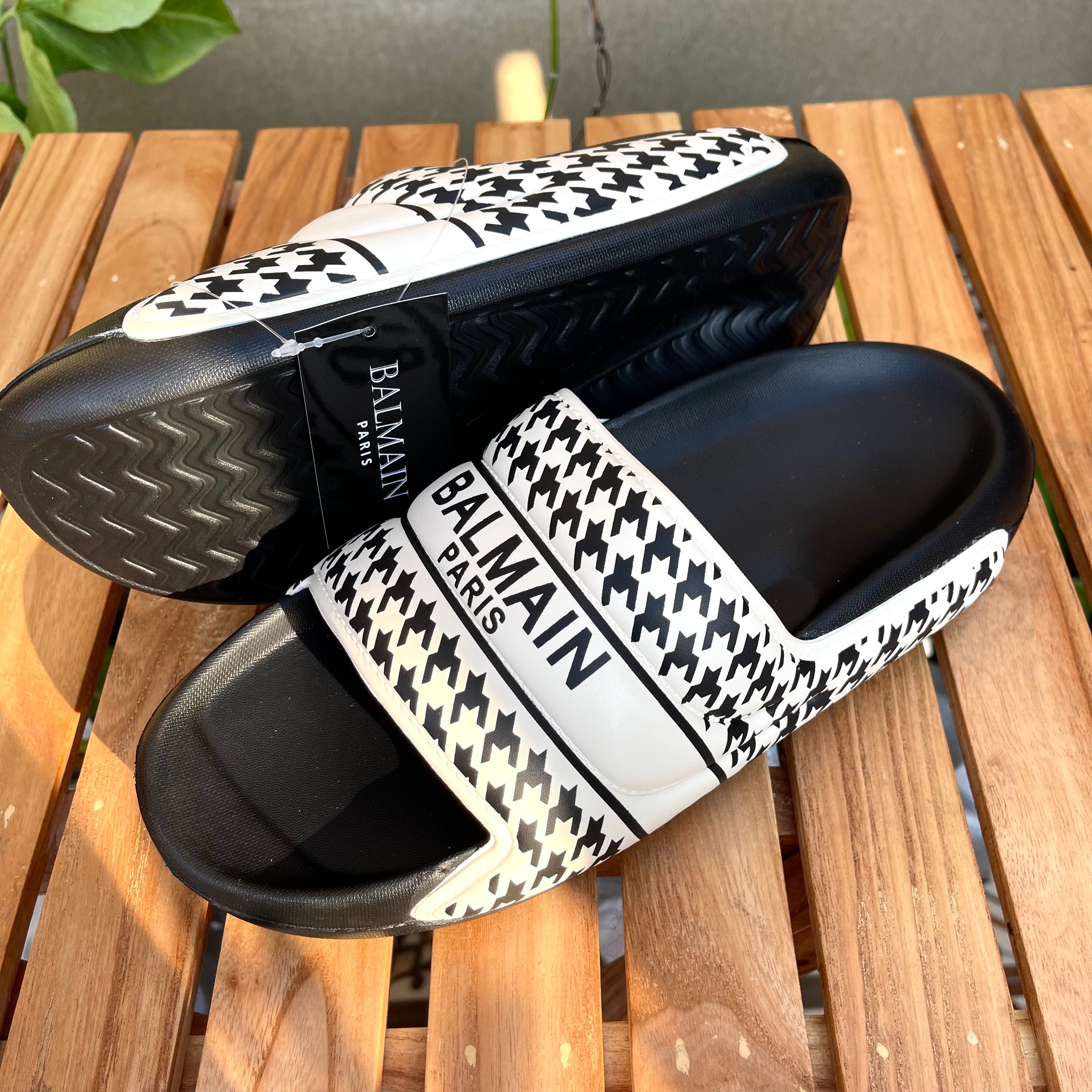 Balmain slide