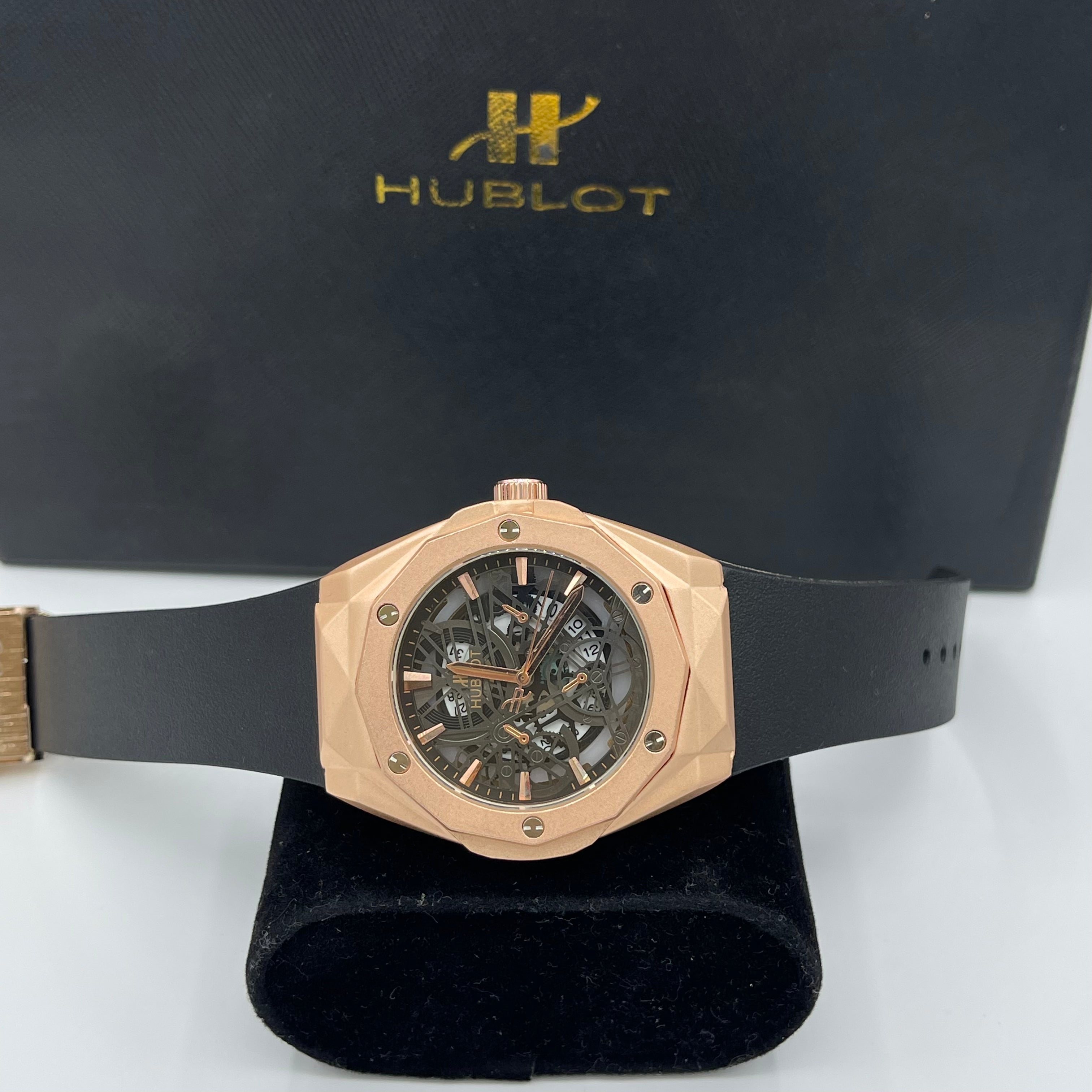 HUB DIAMOND CUT WATCH GOLDEN