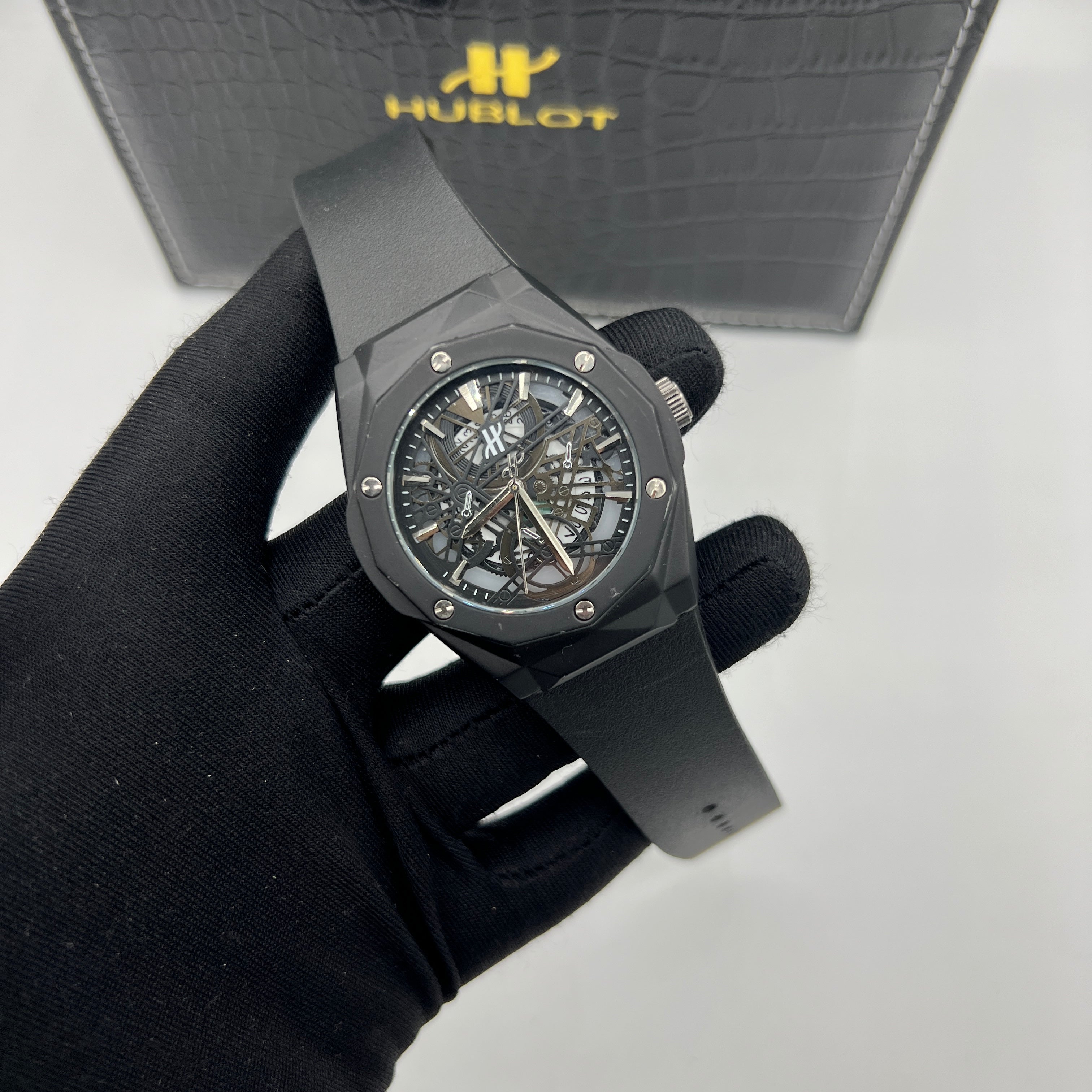 HUB DIAMOND CUT WATCH